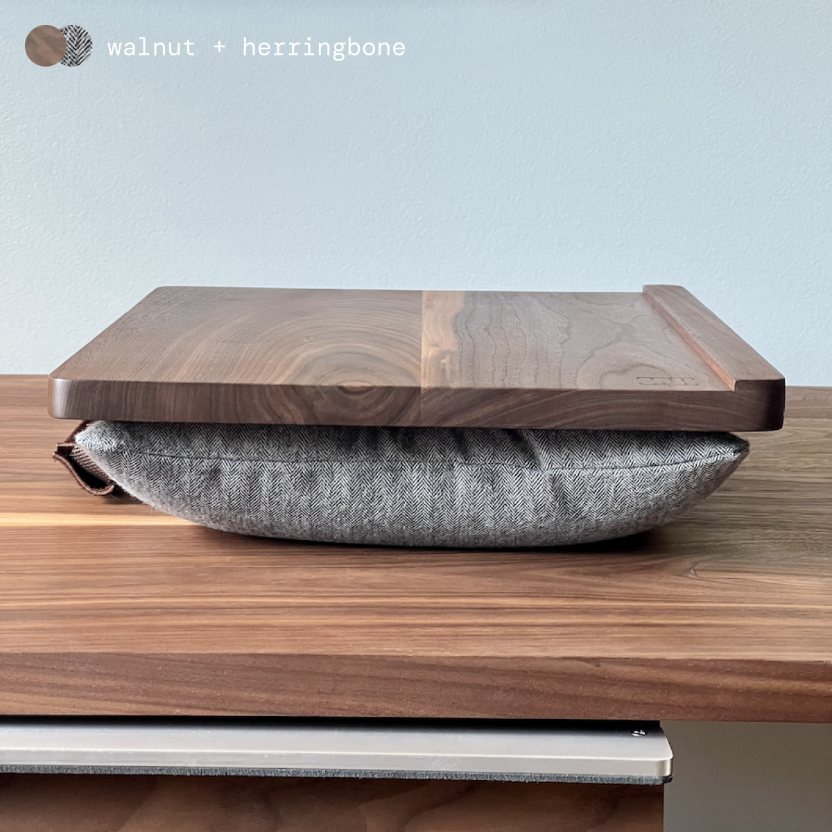 Lap desk