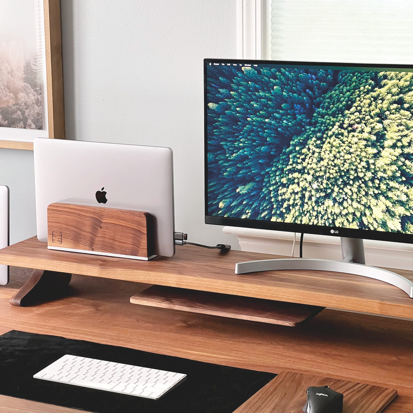 Desk shelf